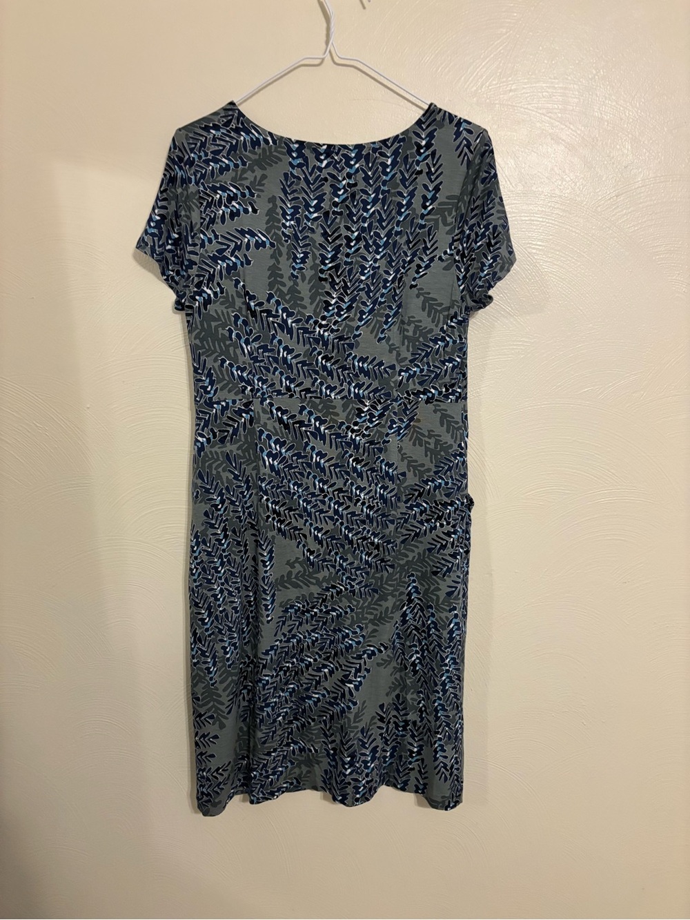 Nic + Zoe Medium Blue Gray Fern Print Short Sleeve Stretch Midi Dress - Picture 9 of 9